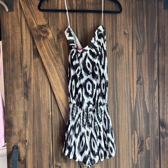 Boutique Romper - Picture 2 of 2